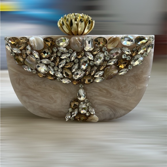 Half moon clutch - Picture 1 of 3